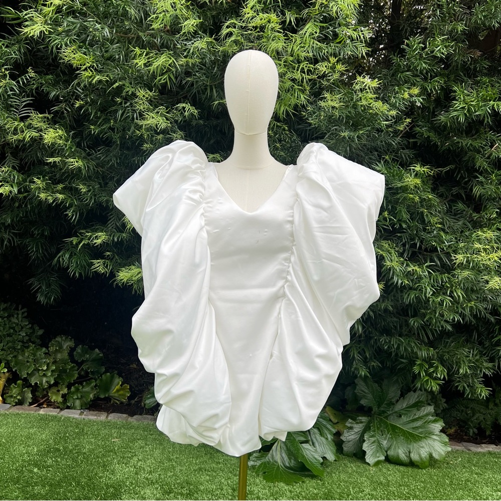 AKIRA White Puff dress